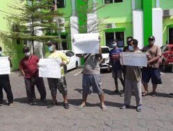 Sejumlah Warga Ploso Gruduk RSUD Kudus