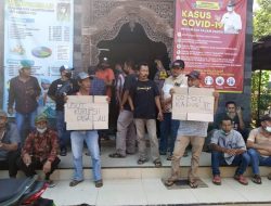 Tuntut Pencopotan Kadus, Sejumlah Warga Lau Gruduk Balai Desa