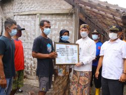 Bupati Kudus Serahkan Bantuan Kepada Korban Puting Beliung di Undaan