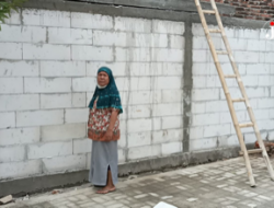 Akses Jalan Rumah di Tembok, Barang Sutikah di Angkut Ke Kecamatan