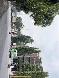 Naik Motor Pakai Sandal Jepit Bakal di Tilang? Ini Penjelasanya