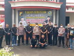 Vaksinasi Peringati HUT Bhayangkra ke-76, Berhadiah Minyak Goreng