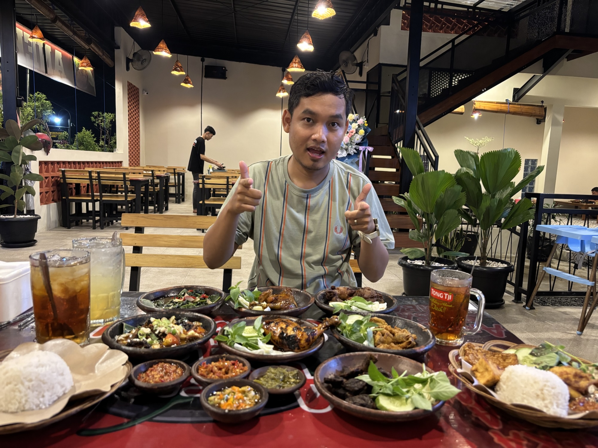 Cuma Rp17.500, Paket Hemat Aneka Rasa Sambal Kudus Dijamin Kenyang