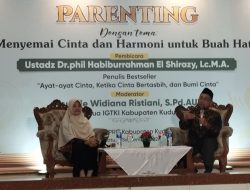 Kang Abik, Penulis Ayat-Ayat Cinta Ajak Orang Tua Perkuat Literasi Anak