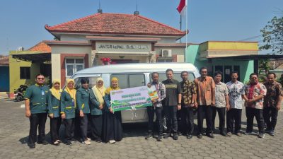 hibah, mobil ambulans, kudus,